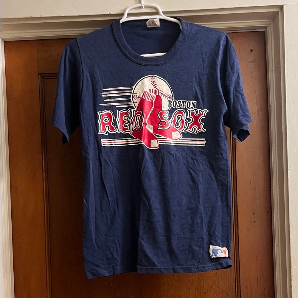 Vintage Boston Red Sox Navy Blue T-Shirt. Size Small.